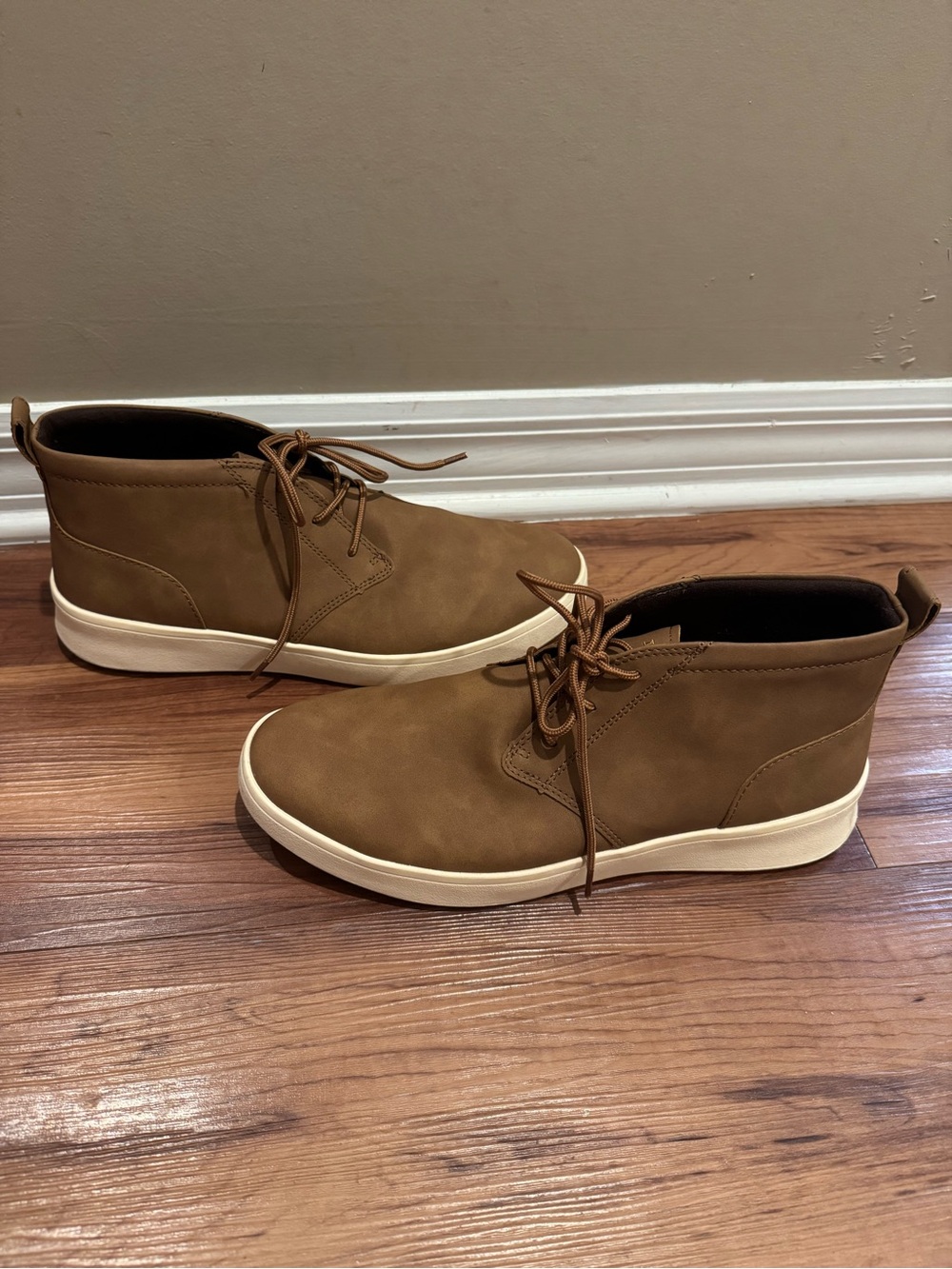Izod size 11 Men's Brown Casual Chukka Boots - Brand Unspecified